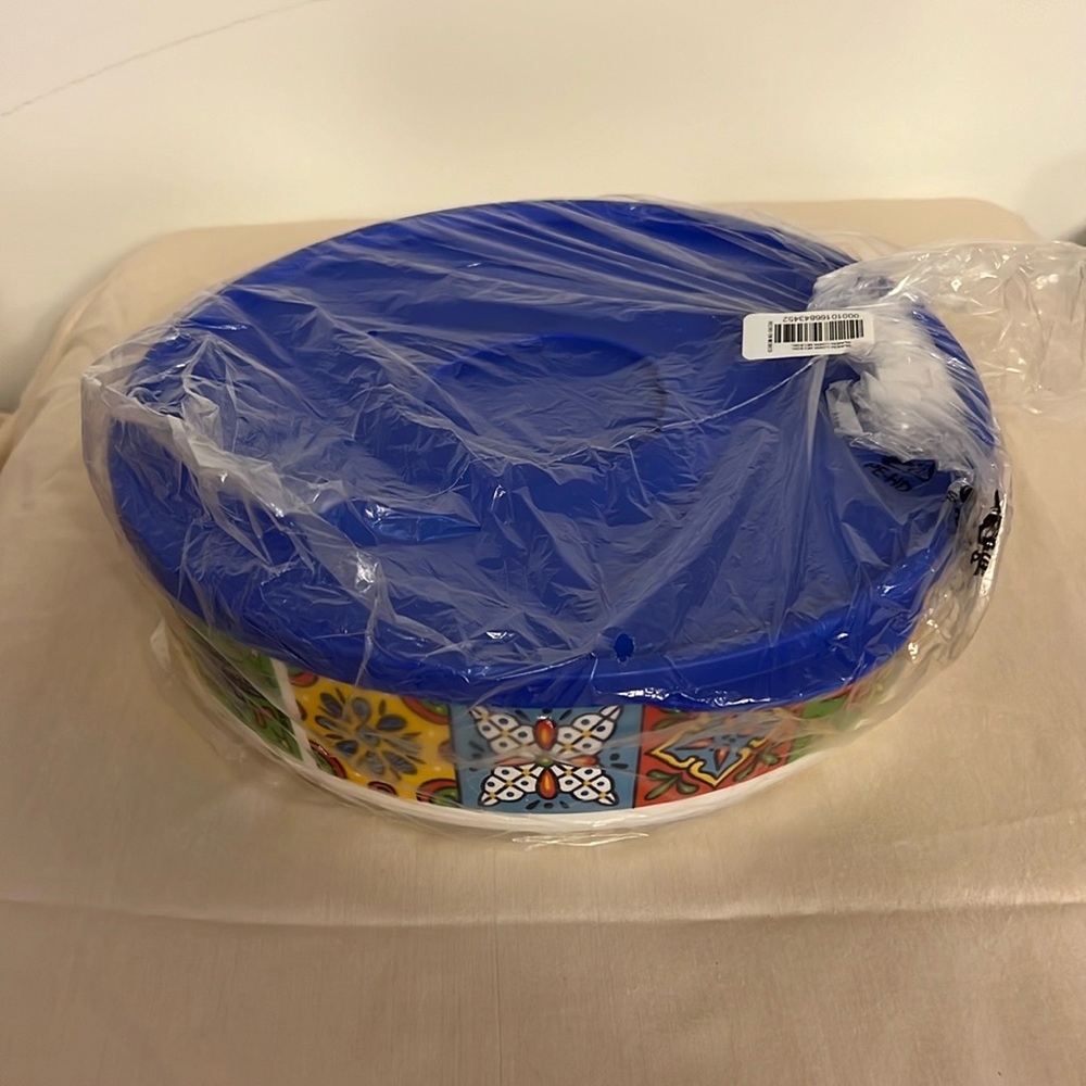 NEW Tupperware Bowl - Picture 2 of 7